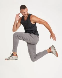 Tradewind Performance Tank | Black Heather 11 Tradewind Performance Tank | Black Heather -Eminem Style V142HBK 22SP M ECOMM TANKS FULL 4 8a68d342 9072 452c 86bf 62e560e490b0