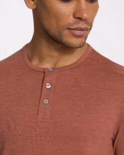 Long Sleeve Ease Performance Henley | Copper Heather -Eminem Style V194HCO SP23 M ECOMM TOPS DETAIL 3463 1x1 f495e887 f22a 4cf9 9b0b e905cf3b9b40