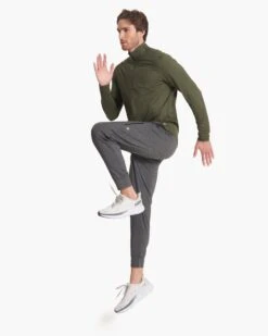 Ease Performance Half Zip | Forest Heather 11 Ease Performance Half Zip | Forest Heather -Eminem Style V221HFO FA22 M ECOMM FULL 2593