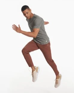 Fleet Pant | Hazelnut -Eminem Style V429HZN SP23 M ECOMM PANTS FULL 2684 1X1 95b20b6b fa47 4f30 bdb5 232001074b45